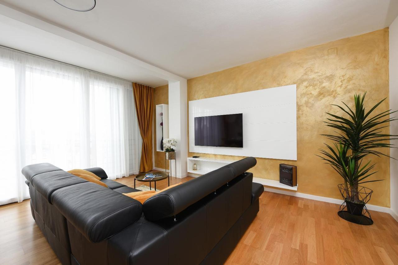 Appartamento Zadar Sunset Penthouse With Spectacular View And Jacuzzi Esterno foto