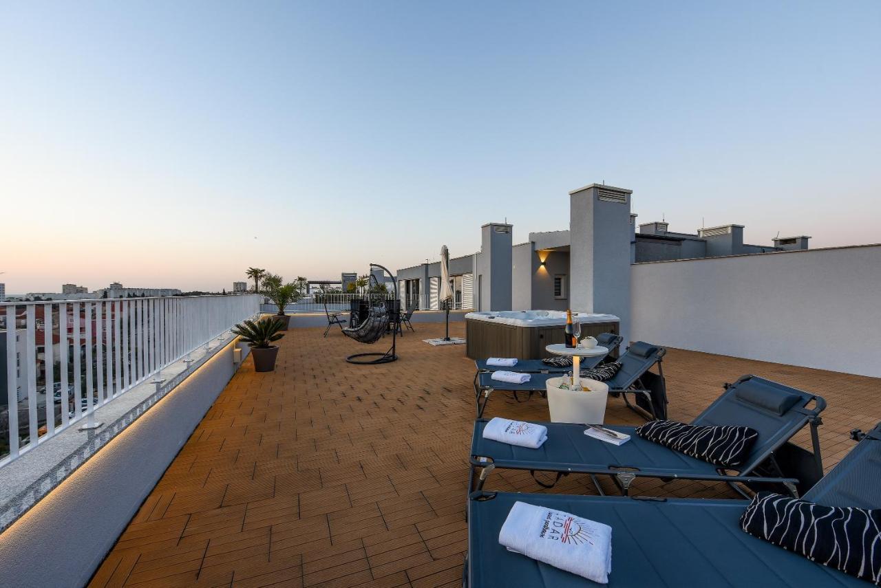 Appartamento Zadar Sunset Penthouse With Spectacular View And Jacuzzi Esterno foto