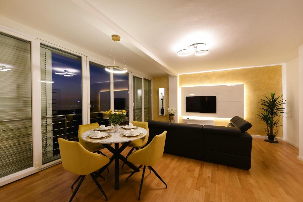 Appartamento Zadar Sunset Penthouse With Spectacular View And Jacuzzi Esterno foto