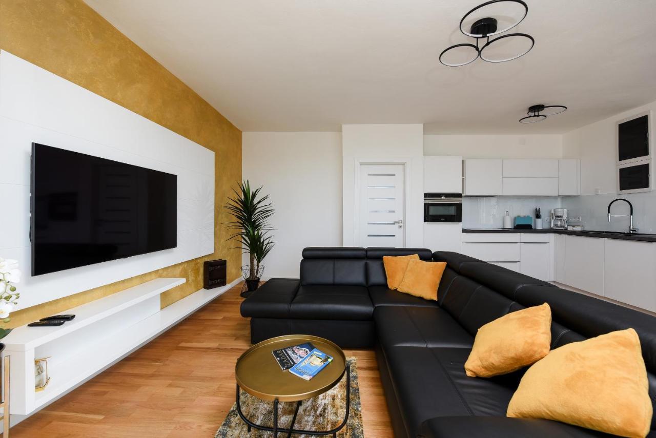 Appartamento Zadar Sunset Penthouse With Spectacular View And Jacuzzi Esterno foto