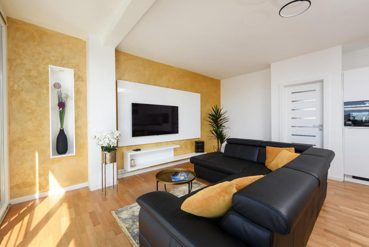 Appartamento Zadar Sunset Penthouse With Spectacular View And Jacuzzi Esterno foto