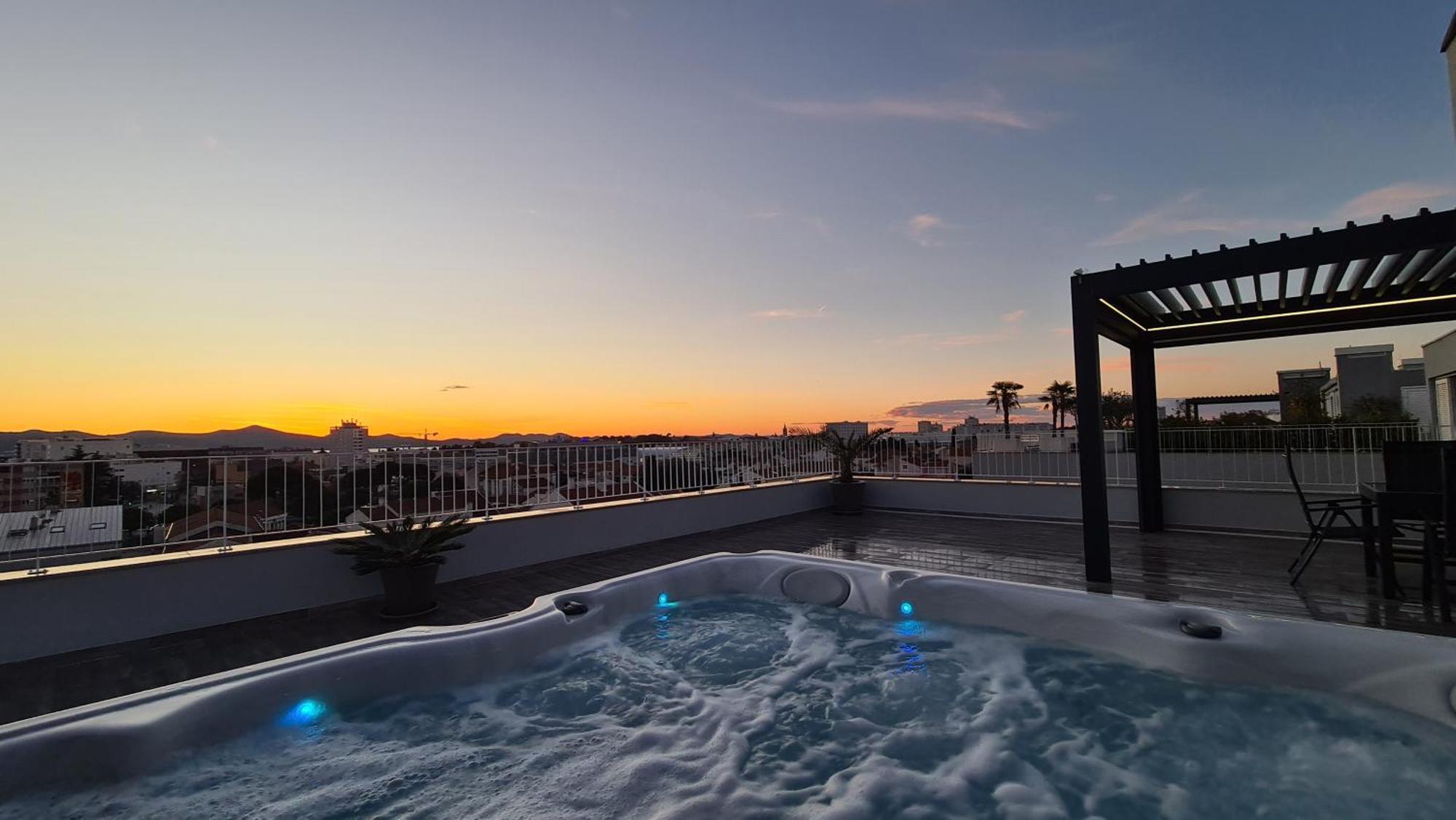 Appartamento Zadar Sunset Penthouse With Spectacular View And Jacuzzi Esterno foto